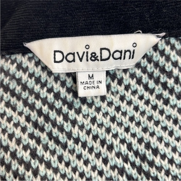 DAVI & DANI Dual Fabric Button Up Jacket W/Drawstring Waist Aztec Print on Back - Picture 11 of 12